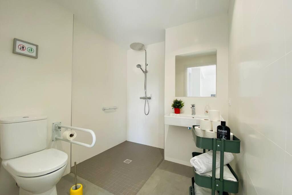 70 M2, Apartamento Cerca De La Playa, Apto Minusvalidos. Roses Esterno foto